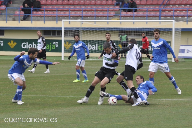 El Conquense mantiene vivo el sueño de la permanencia a costa del Oviedo (1-0)